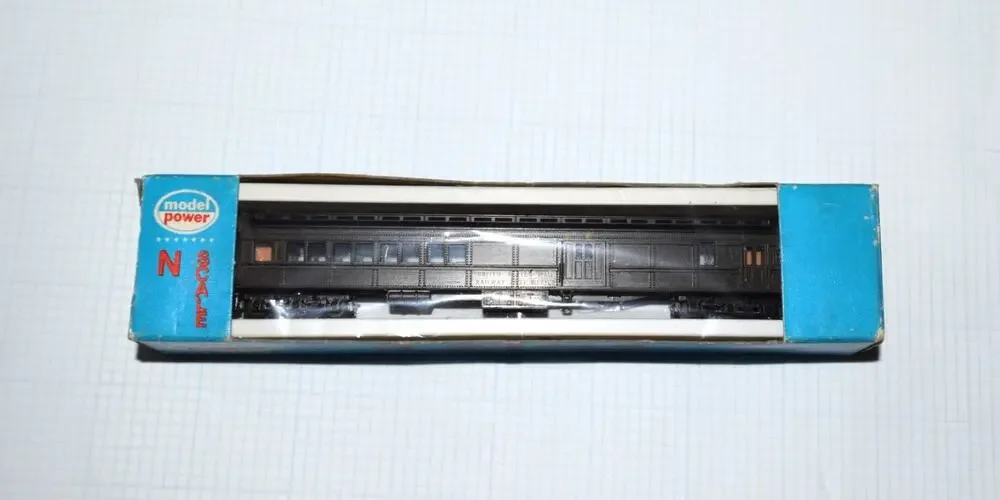 MODEL POWER 8625 N SCALE SANTA FE STANDARD COMBINE POST OFFICE COACH 1482